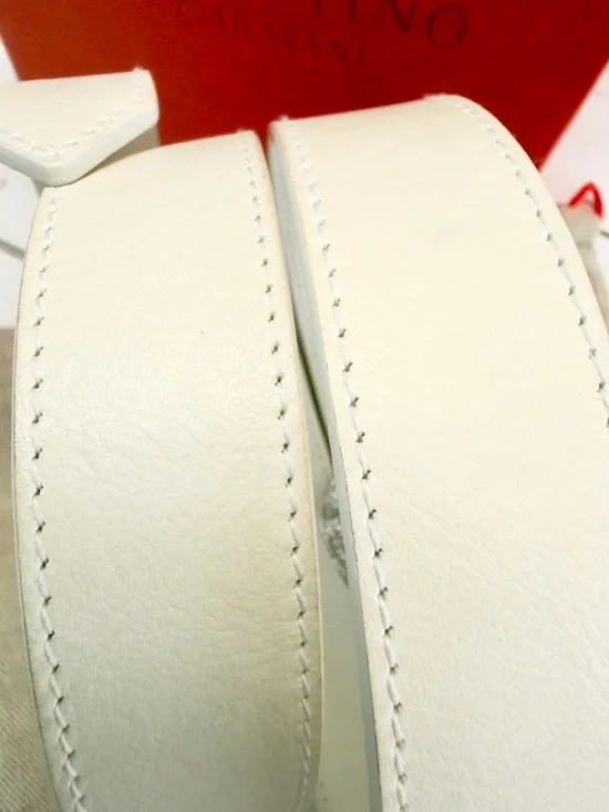 Valentino Garavani Ivory Leather Belt w Crystal V Logo Buckle - Picture 5 of 11